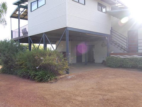 Ocean Beach House - Sunshine Coast Guide 1