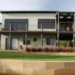 Ocean Beach House - Sunshine Coast Guide 0