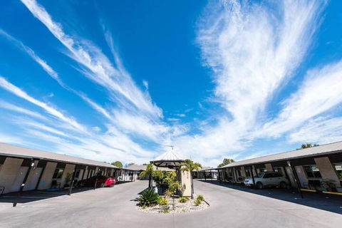 Athena Studio Units - Sunshine Coast Guide 4