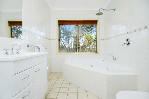 Cabernet Cottage - Sunshine Coast Guide 3