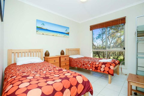 Cabernet Cottage - Sunshine Coast Guide 1