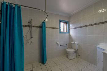 CBD Accommodation Tamworth - Sunshine Coast Guide 1