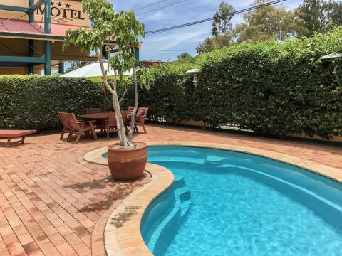 Dalby Homestead Motel - Sunshine Coast Guide 0