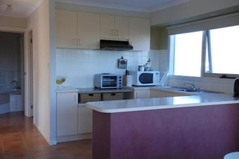 Emerald Hills Cottage - Sunshine Coast Guide 2