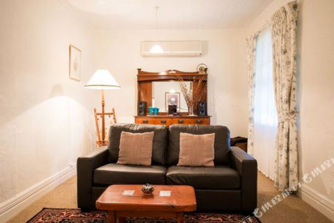 Georgies Cottage - Sunshine Coast Guide 6