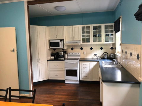 15 Clarke Street - Sunshine Coast Guide 6