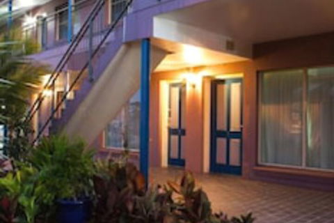 Shellharbour Village Motel - Sunshine Coast Guide 0