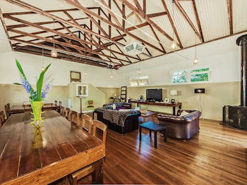 Tuck Inn Yarra Valley - Sunshine Coast Guide 0