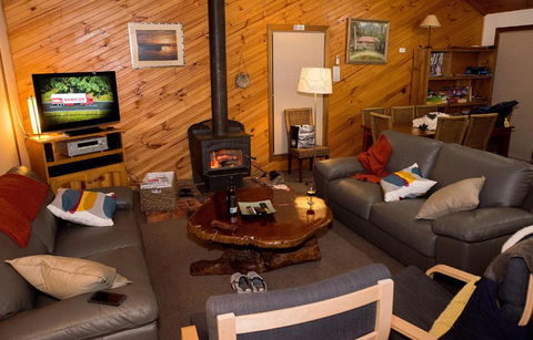 Ellimata Holiday Cottage - Sunshine Coast Guide 6