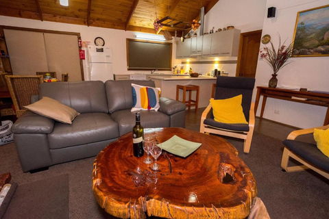Ellimata Holiday Cottage - Sunshine Coast Guide 3