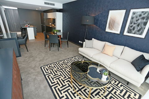 Alex Perry Hotel & Apartments - Sunshine Coast Guide 3