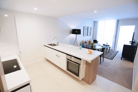 Alex Perry Hotel & Apartments - Sunshine Coast Guide 1