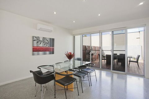 Anglesea River Apartments - Sunshine Coast Guide 5