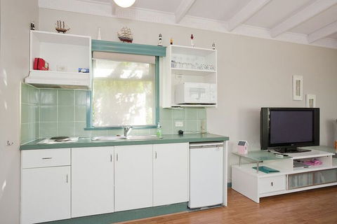 Anglesea River Apartments - Sunshine Coast Guide 3