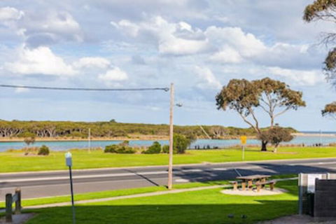 Anglesea River Apartments - Sunshine Coast Guide 0