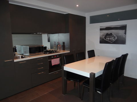 Amazing Accommodations South Yarra - Sunshine Coast Guide 0