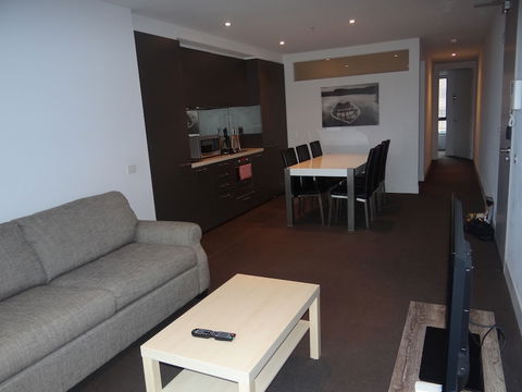 Amazing Accommodations South Yarra - Sunshine Coast Guide 4