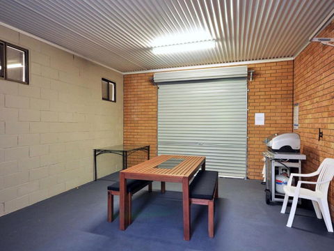 The Studio On The Lake At Fishing Point Lake Macquarie Honestly Put The Line In & Catch Fish - Sunshine Coast Guide 5