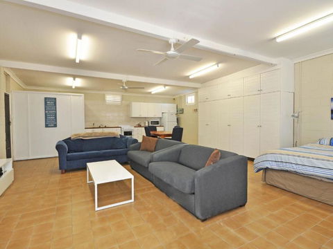 The Studio On The Lake At Fishing Point Lake Macquarie Honestly Put The Line In & Catch Fish - Sunshine Coast Guide 1