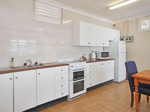 The Studio On The Lake At Fishing Point Lake Macquarie Honestly Put The Line In & Catch Fish - Sunshine Coast Guide 4