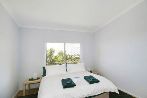 Acacia Holiday Or Business Stay Accommodation - Sunshine Coast Guide 5