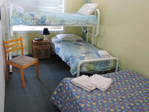 Pacific Motor Inn - Sunshine Coast Guide 1