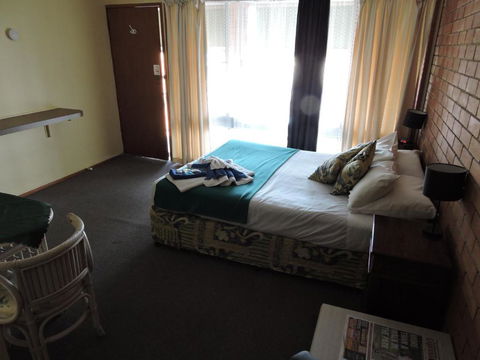 Pacific Motor Inn - Sunshine Coast Guide 2