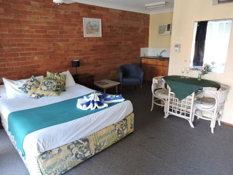 Pacific Motor Inn - Sunshine Coast Guide 4