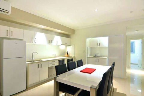 Bunbury Seaview Apartments - Sunshine Coast Guide 7
