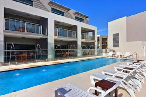 Bunbury Seaview Apartments - Sunshine Coast Guide 0