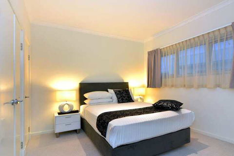 Bunbury Seaview Apartments - Sunshine Coast Guide 2