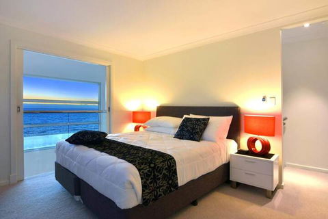 Bunbury Seaview Apartments - Sunshine Coast Guide 5