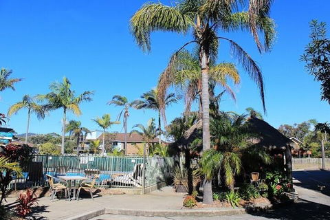 Ocean Side Hawks Nest - Sunshine Coast Guide 5