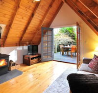 Santosa Cottage - Sunshine Coast Guide