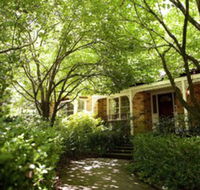Leura Camellias - Sunshine Coast Guide