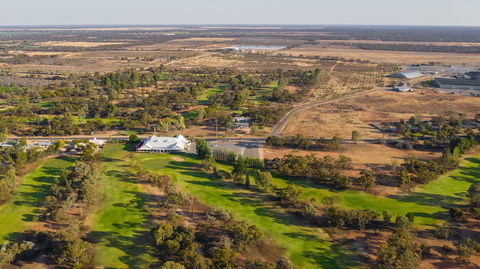 Big River Golf And Country Club - Sunshine Coast Guide 2