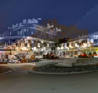 Rose Hotel  Motel - Sunshine Coast Guide