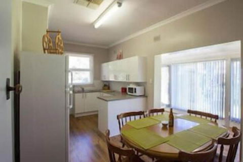 Wilkadene Cottage - Sunshine Coast Guide 4