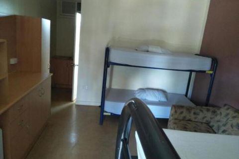 Palm Court Backpackers - Sunshine Coast Guide 4