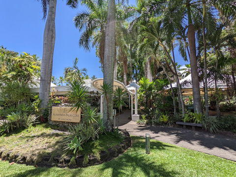 Alamanda Palm Cove By Lancemore - Sunshine Coast Guide 1