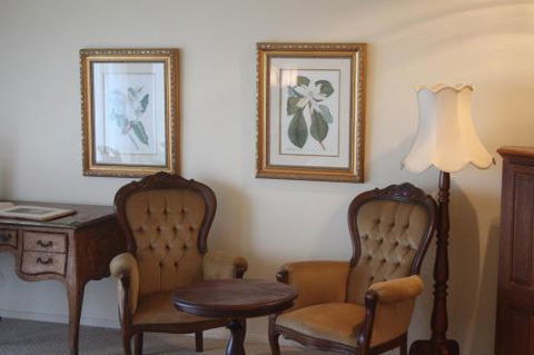 Highwood Park B & B Guest Lodge - Sunshine Coast Guide 2