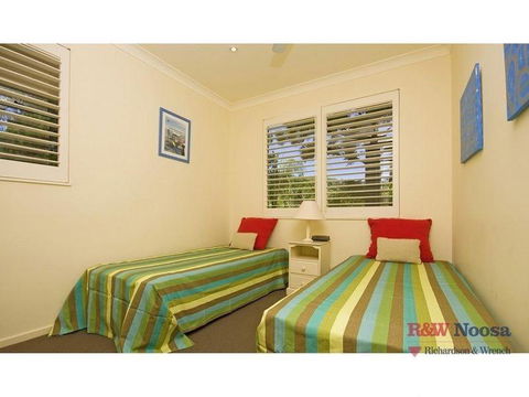 Belle De Jour U5 - Sunshine Coast Guide 1