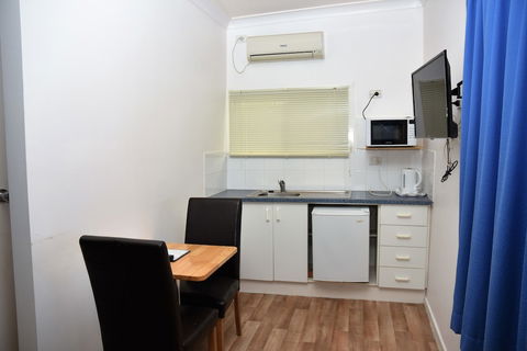 Chinchilla Motel - Sunshine Coast Guide 2