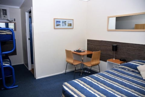 Chinchilla Motel - Sunshine Coast Guide 1