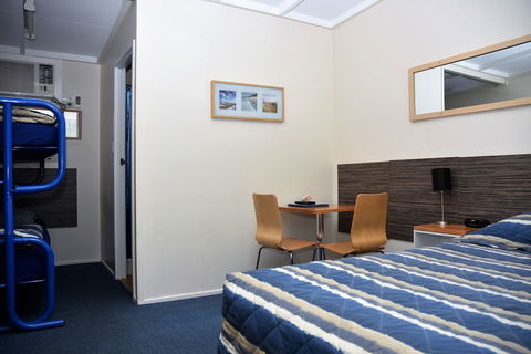 Chinchilla Motel - Sunshine Coast Guide 3