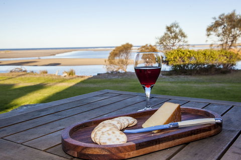 Pelican Sands Scamander - Sunshine Coast Guide 3