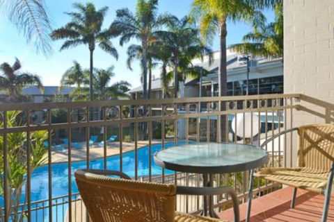 Mandurah Motel And Apartments - Sunshine Coast Guide 6