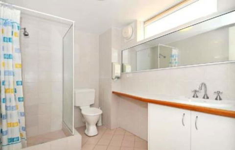 Mandurah Motel And Apartments - Sunshine Coast Guide 5