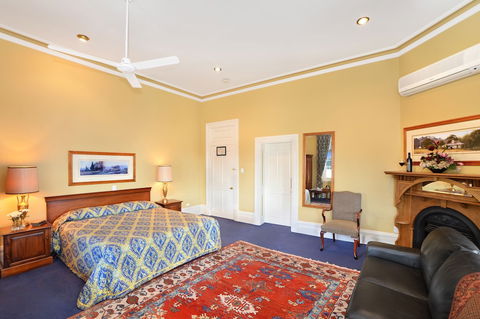 The York Heritage Hotel & Terraces - Sunshine Coast Guide 2