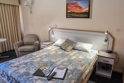 The Crossing Motel - Sunshine Coast Guide 5